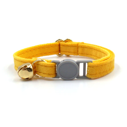 Personalised Velvet Cat Collar with Engraved Name Tag & Bell – Breakaway Safety Cat Collar (52 Colours)