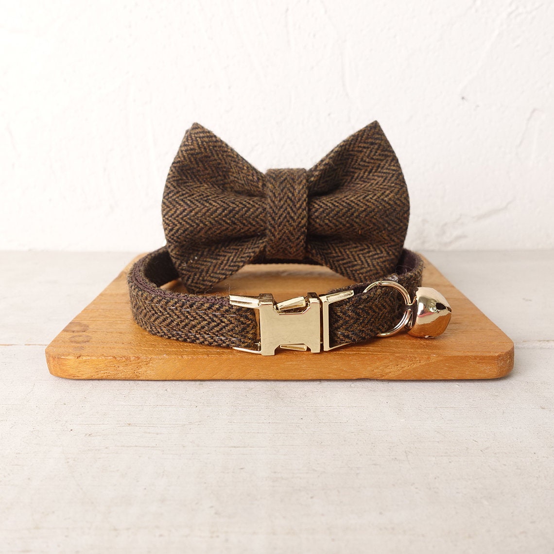 Suit Cat Dog Collar in Gray, Brown, Pink, Blue, Custom with Name, Detachable Bowtie and Bell * Personalised Pet Gift