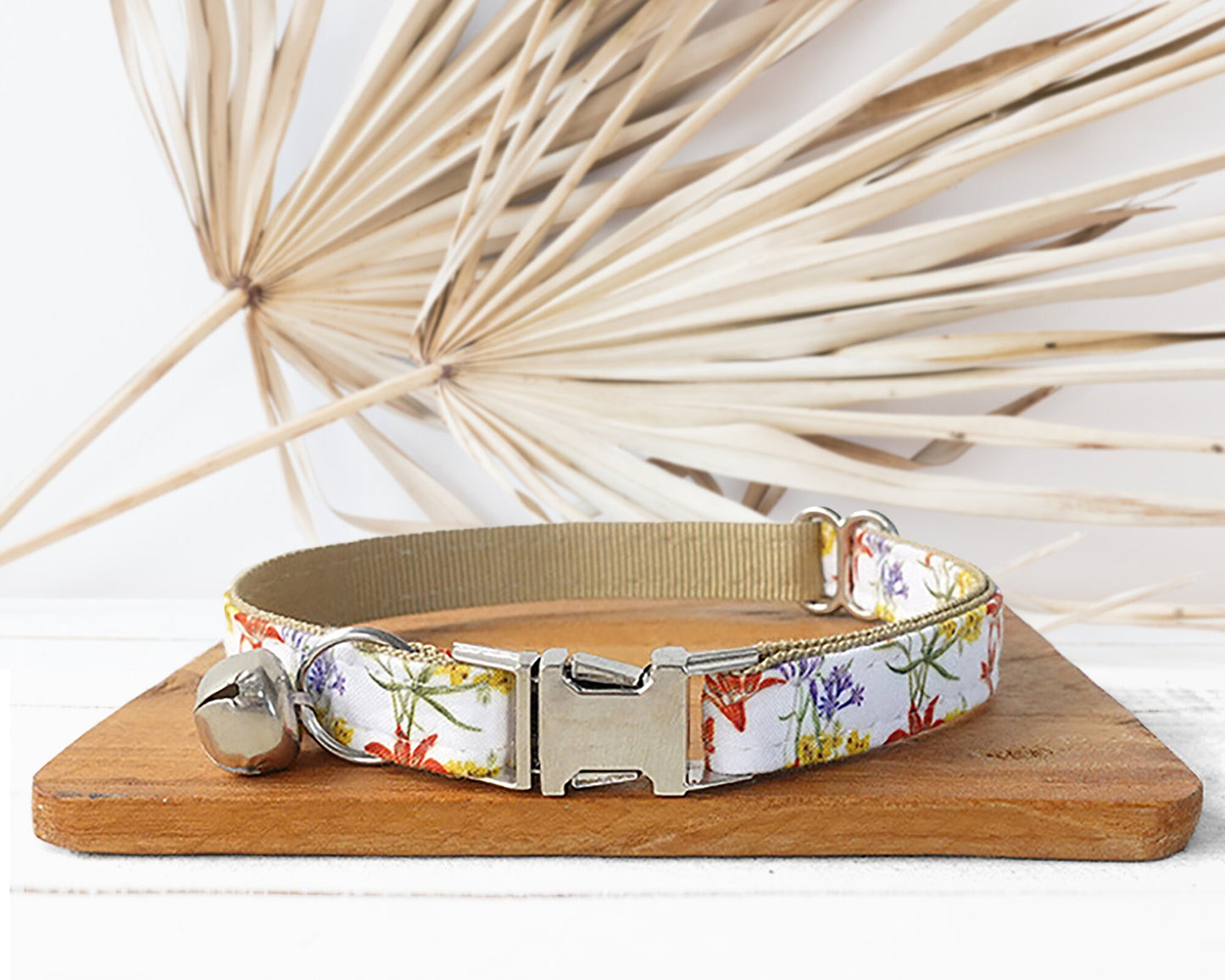 Floral Cat Puppy Collar with Bell and Quick Release Buckle, Matching Detachable Bowtie in Summer Spring Autumn Flower Pattern