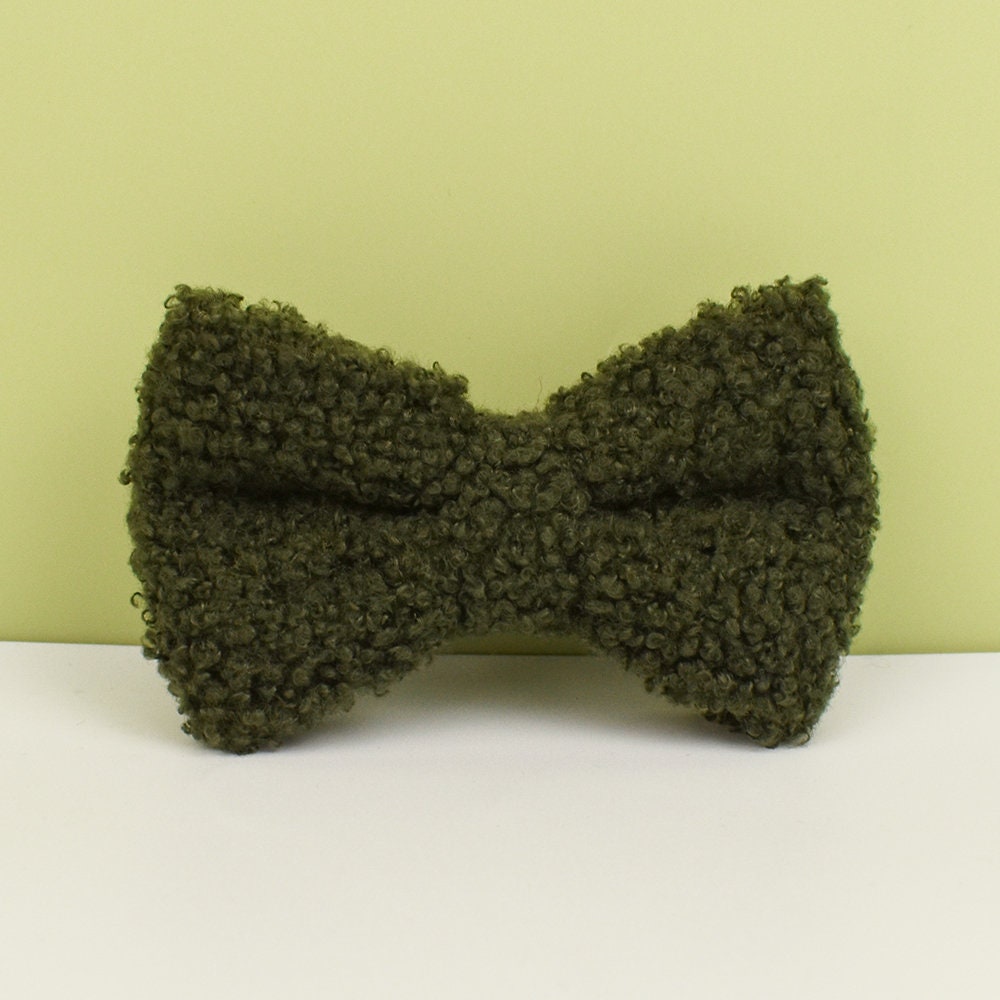 Personalised Dog Collar Leash Bowtie in Green Curly Fleece Fabric, Puppy Collar Bowtie, Handmade Dog Collar Leash Bowtie, Birthday Gift