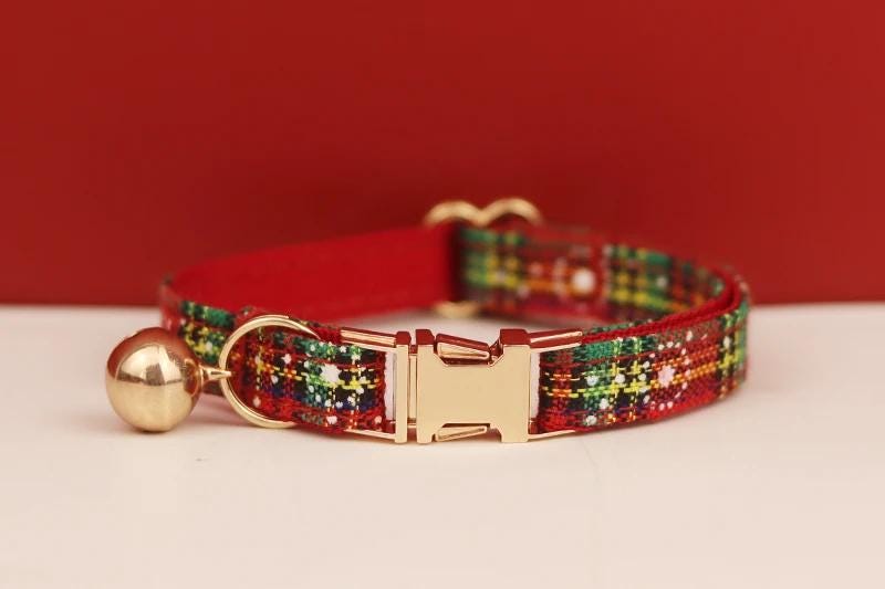 Personalised Christmas Cat Collar with Snowflakes, Red Pink Tartan, Bowtie and Bell - Custom Festive Pet Accessories, Gift for Pets
