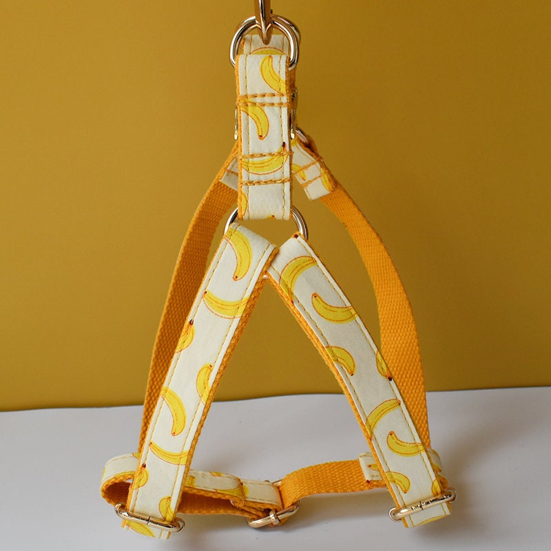 Personalised Dog Collar with matching Bowtie, Leash and Step in Harness in Yellow Banana Pattern, Trendy for All Occasions